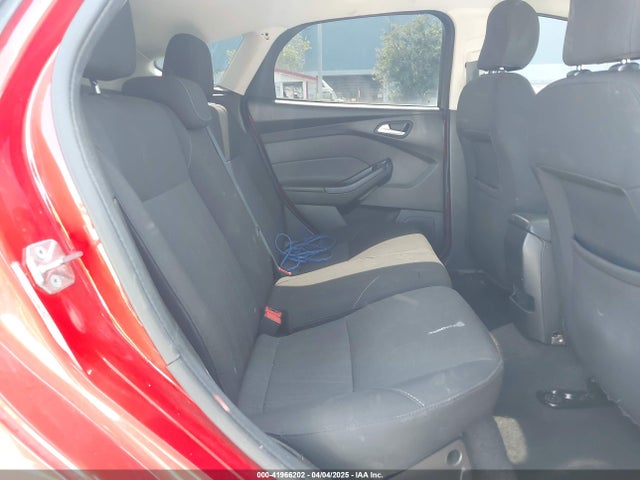 1FADP3K22HL224108 Ford FOCUS SE