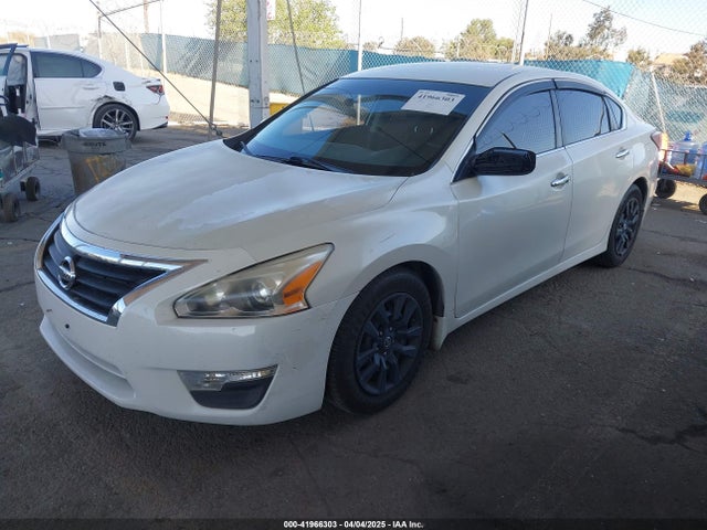Nissan Altima 2.5 S 2015 1N4AL3AP6FC228428 Image 2