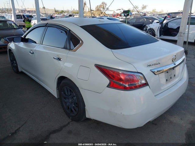 Nissan Altima 2.5 S 2015 1N4AL3AP6FC228428 Image 3