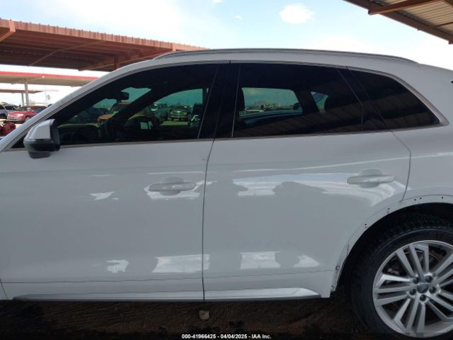 WA1BNAFY2J2218812 Audi Q5 2.0t Premium/2.0t Tech Premium