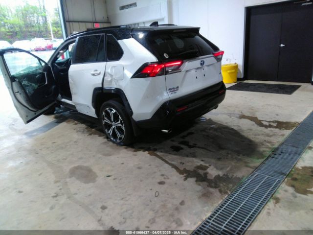 2024 TOYOTA RAV4 PRIME JTMFB3FV4RD168626 Photo 2