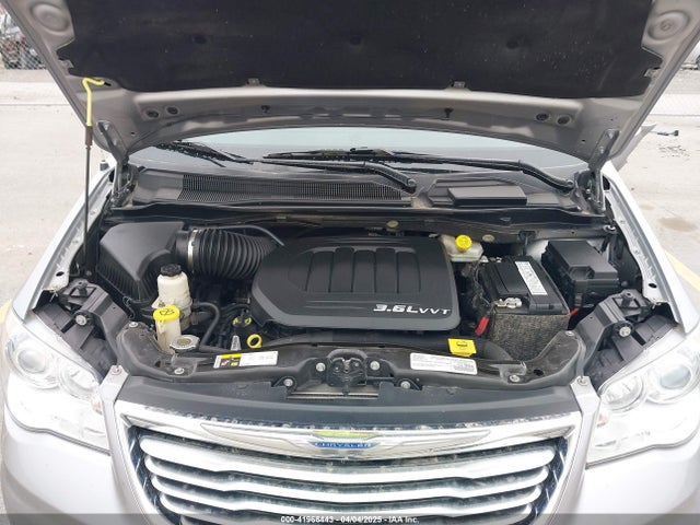 2C4RC1GG6GR255114 Chrysler Town & Country Limited Platinum