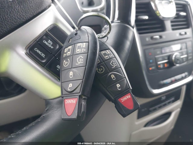 2C4RC1GG6GR255114 Chrysler Town & Country Limited Platinum
