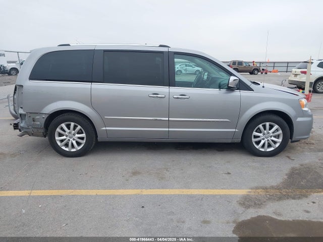 2C4RC1GG6GR255114 Chrysler Town & Country Limited Platinum