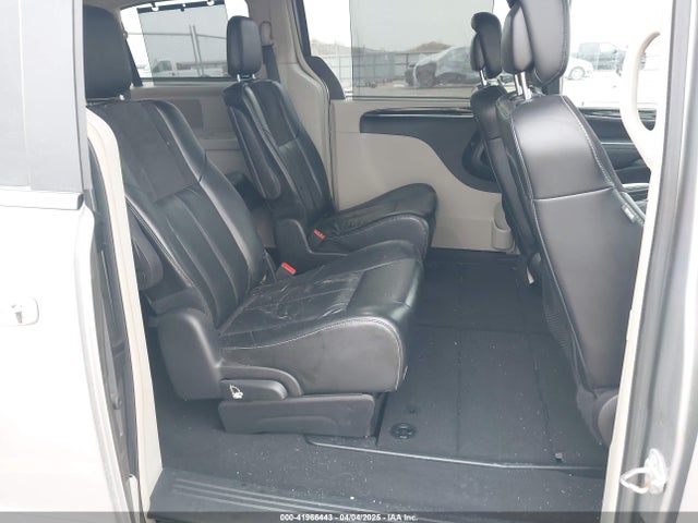 2C4RC1GG6GR255114 Chrysler Town & Country Limited Platinum
