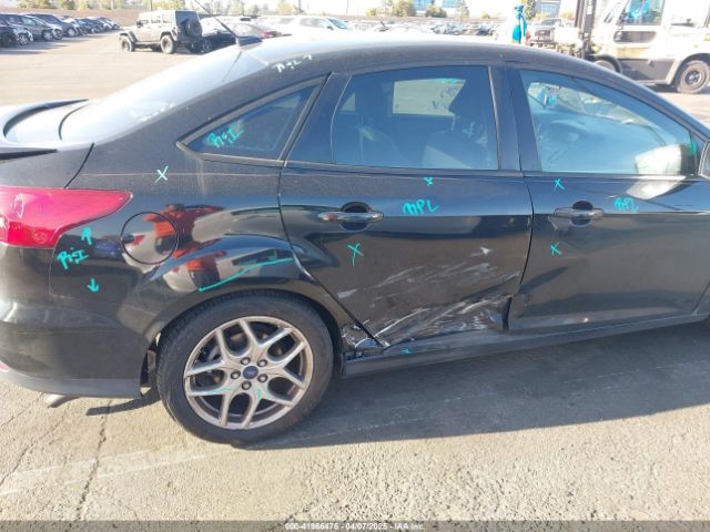1FADP3F22FL306055 Ford FOCUS SE