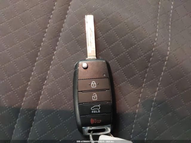 5XYPGDA38HG281058 KIA Sorento 2.4l Lx