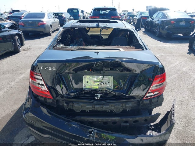 WDDGJ4HB1EG221782 Mercedes-Benz 2014