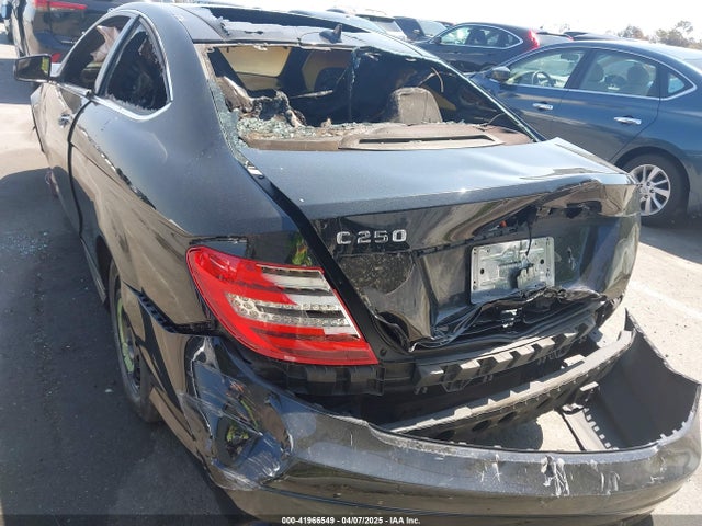 WDDGJ4HB1EG221782 Mercedes-Benz 2014