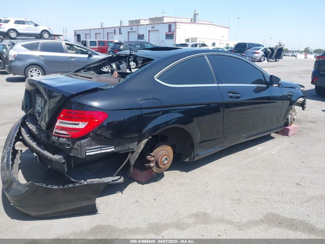 WDDGJ4HB1EG221782 Mercedes-Benz 2014