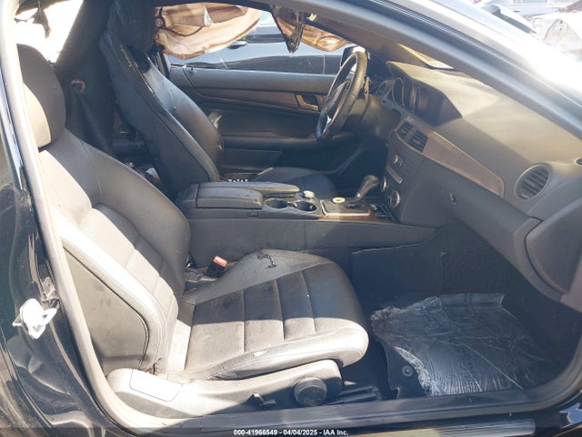 WDDGJ4HB1EG221782 Mercedes-Benz 2014