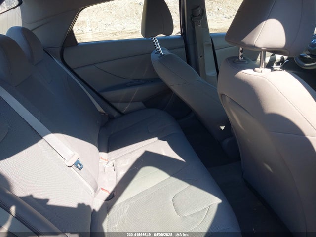 KMHLL4AG8MU181236 Hyundai ELANTRA SE