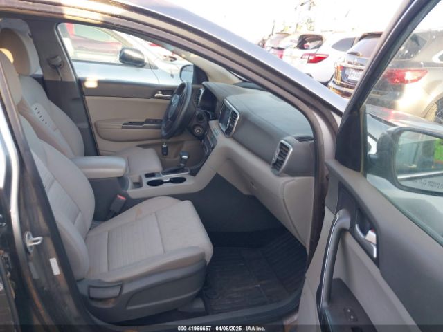 KNDPM3AC9H7071987 KIA Sportage Lx