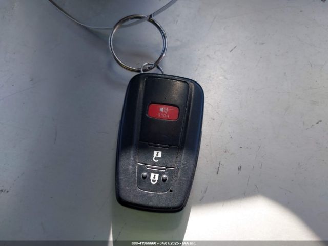 JTDKAMFU8M3133925 Toyota Prius Le