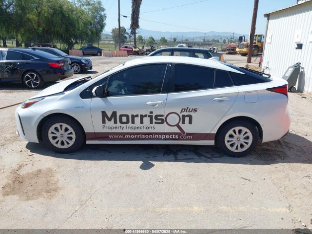JTDKAMFU8M3133925 Toyota Prius Le