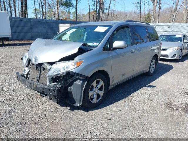 5TDKZ3DC8HS816970 Toyota Sienna Le 8 Passenger