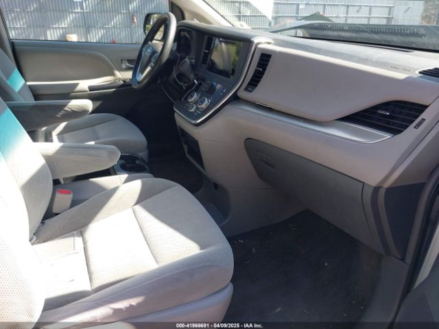 5TDKZ3DC8HS816970 Toyota Sienna Le 8 Passenger