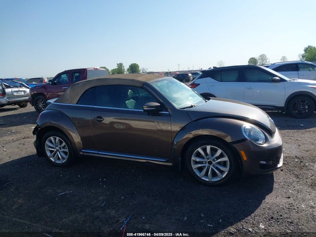 3VW5A7AT8FM818972 Volkswagen Beetle 2.0l Tdi