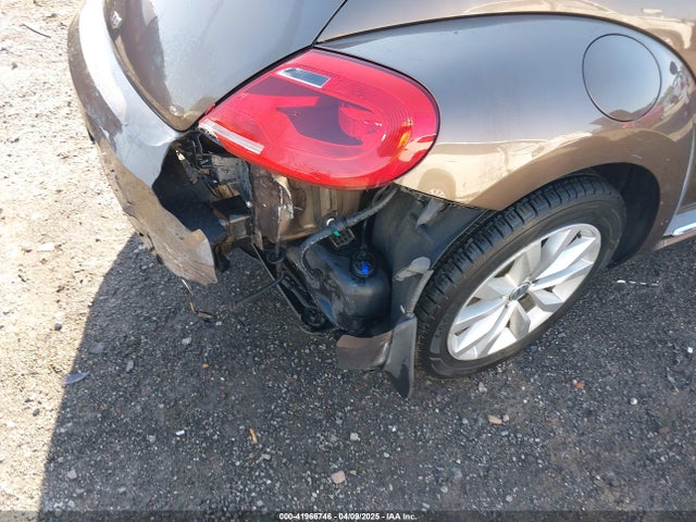 3VW5A7AT8FM818972 Volkswagen Beetle 2.0l Tdi
