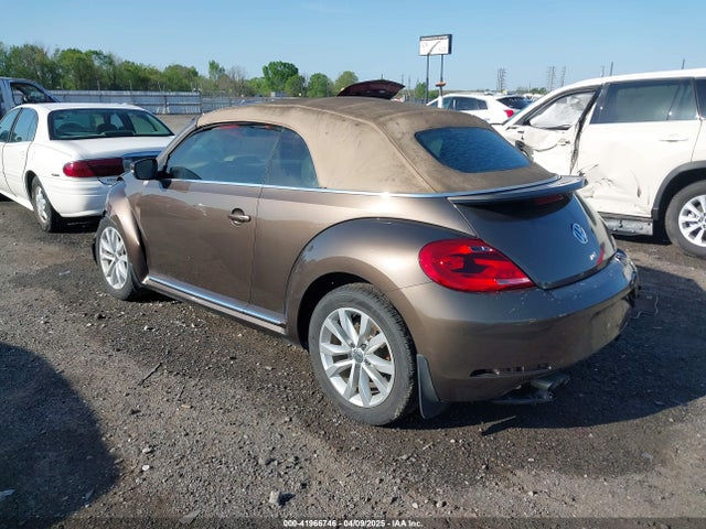 3VW5A7AT8FM818972 Volkswagen Beetle 2.0l Tdi