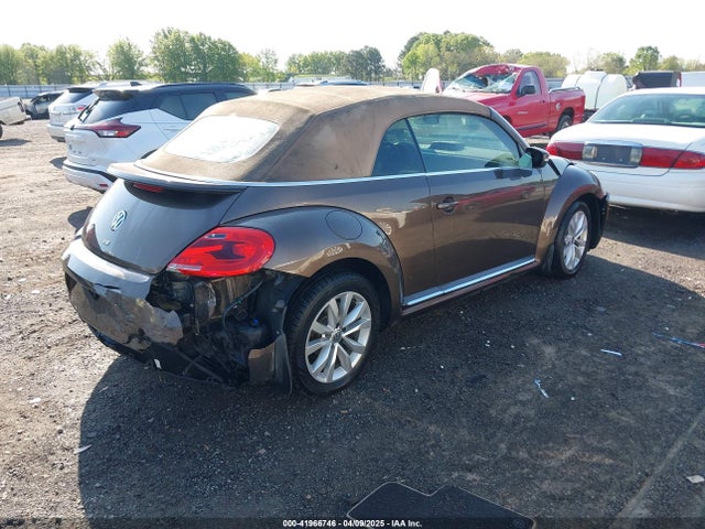 3VW5A7AT8FM818972 Volkswagen Beetle 2.0l Tdi