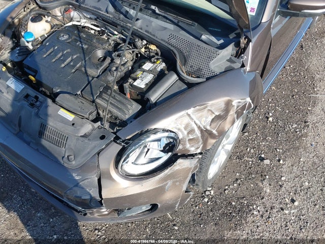 3VW5A7AT8FM818972 Volkswagen Beetle 2.0l Tdi