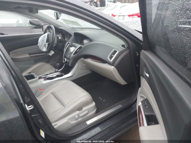 19UUB1F39FA010517 Acura TLX