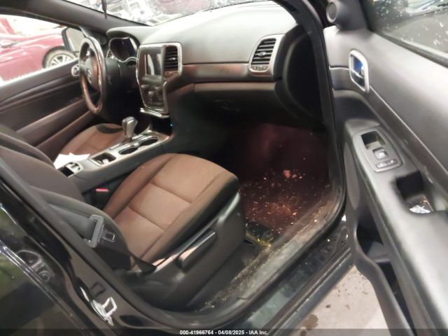 1C4RJFAG0JC154937 Jeep Grand Cherokee Laredo