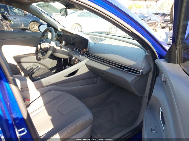 KMHLM4DGXRU708435 Hyundai ELANTRA SEL