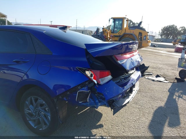 KMHLM4DGXRU708435 Hyundai ELANTRA SEL