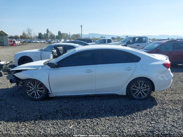 3KPF54AD3PE587784 KIA Forte Gt-line