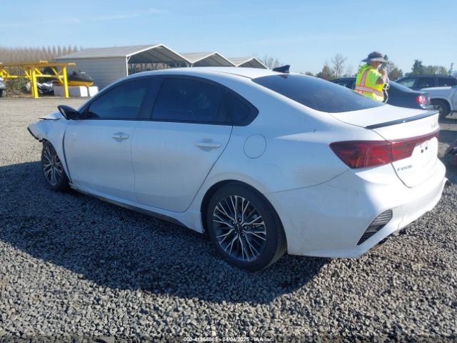 3KPF54AD3PE587784 KIA Forte Gt-line