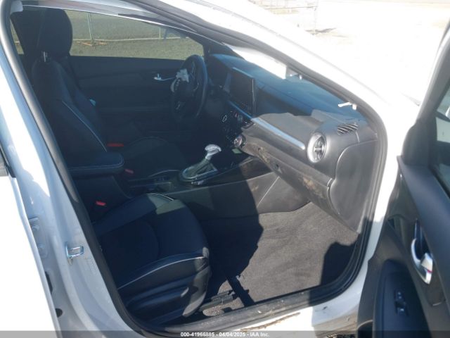 3KPF54AD3PE587784 KIA Forte Gt-line