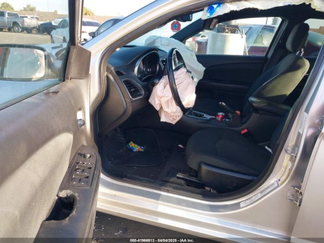 2011 CHRYSLER 200 1C3BC1FG2BN527929 Photo 4