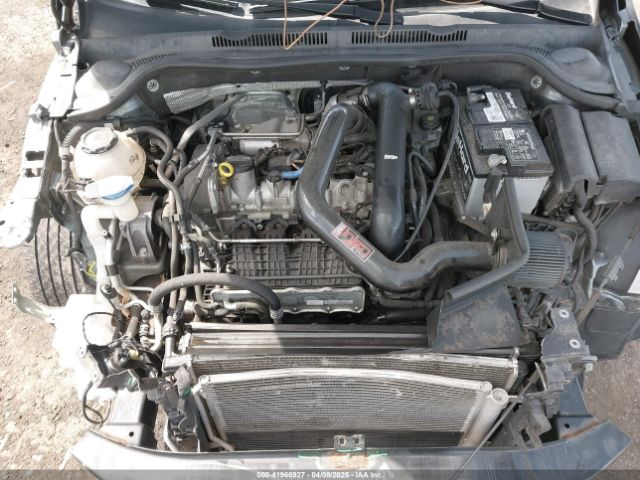 3VWDB7AJ3JM263459 Volkswagen Jetta 1.4t Se/1.4t Wolfsburg Edition