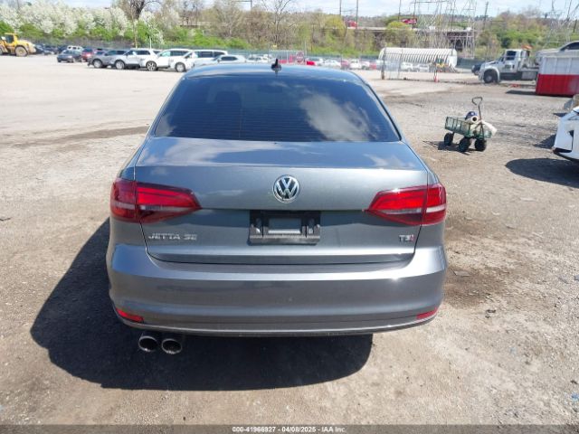 3VWDB7AJ3JM263459 Volkswagen Jetta 1.4t Se/1.4t Wolfsburg Edition