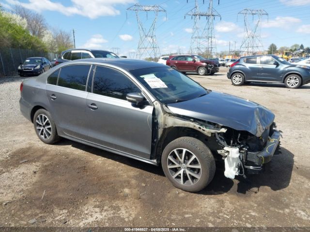 3VWDB7AJ3JM263459 Volkswagen Jetta 1.4t Se/1.4t Wolfsburg Edition