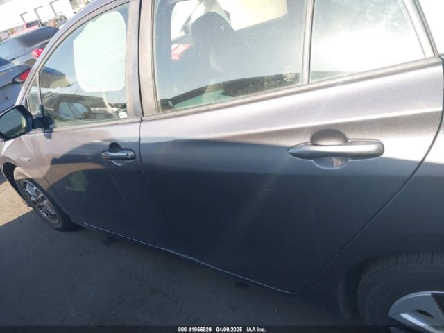 JTDKBRFU6J3591789 Toyota Prius Two