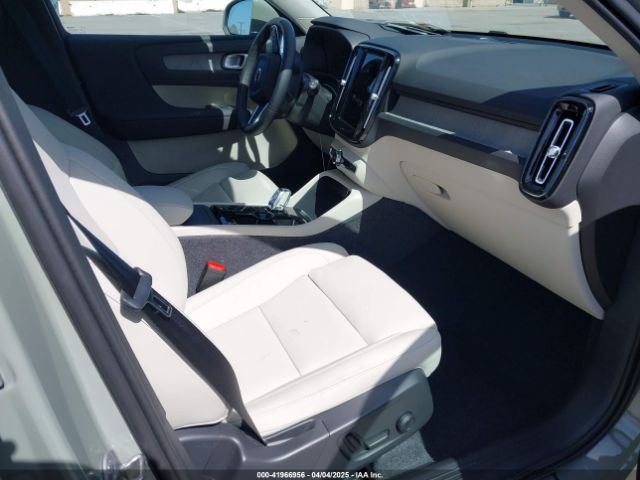 YV4L12UE6S2521630 Volvo Xc40 B5 Plus Bright Theme