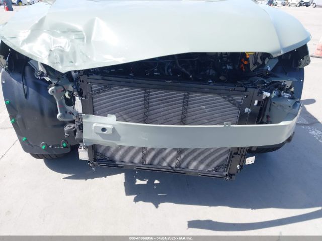 YV4L12UE6S2521630 Volvo Xc40 B5 Plus Bright Theme