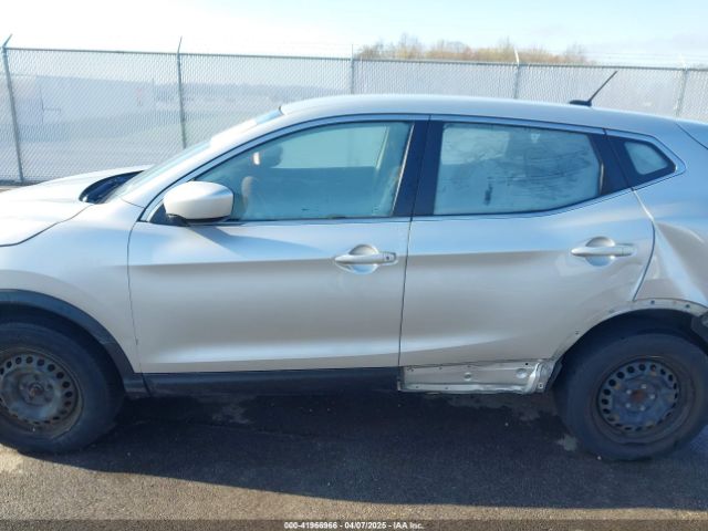 JN1BJ1CP6KW211405 Nissan Rogue Sport S
