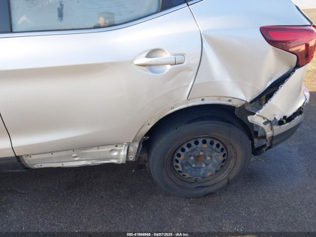 JN1BJ1CP6KW211405 Nissan Rogue Sport S