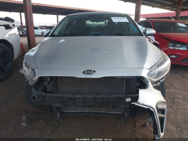 3KPF24AD3ME286078 KIA Forte Lxs