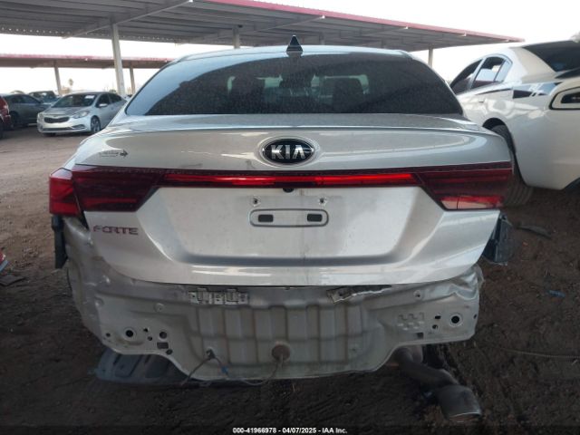 3KPF24AD3ME286078 KIA Forte Lxs