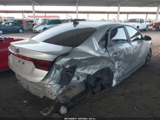 3KPF24AD3ME286078 KIA Forte Lxs