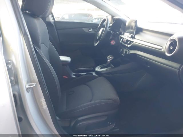 3KPF24AD3ME286078 KIA Forte Lxs