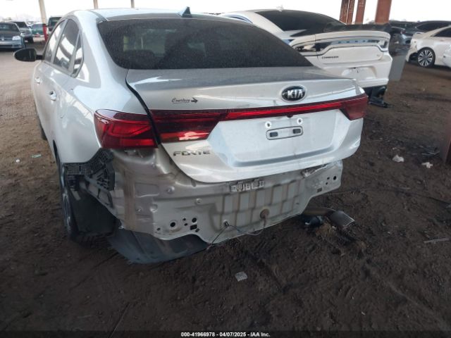 3KPF24AD3ME286078 KIA Forte Lxs