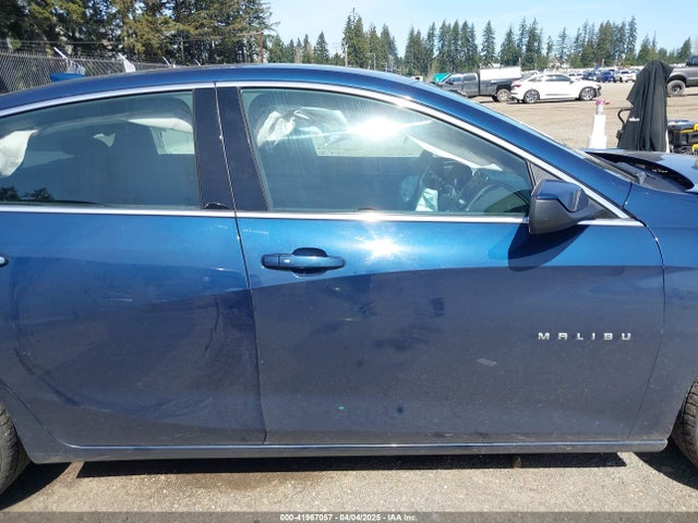 1G1ZD5ST3NF128391 Chevrolet Malibu Fwd Lt
