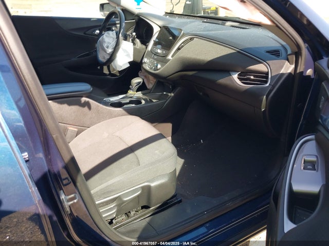 1G1ZD5ST3NF128391 Chevrolet Malibu Fwd Lt