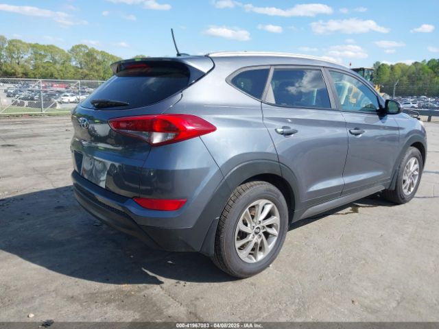 KM8J33A4XGU188068 Hyundai TUCSON SE